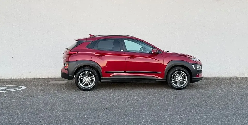 Gebraucht Hyundai Kona Trend 120 PS (88 kW) 2020 Rot SUV