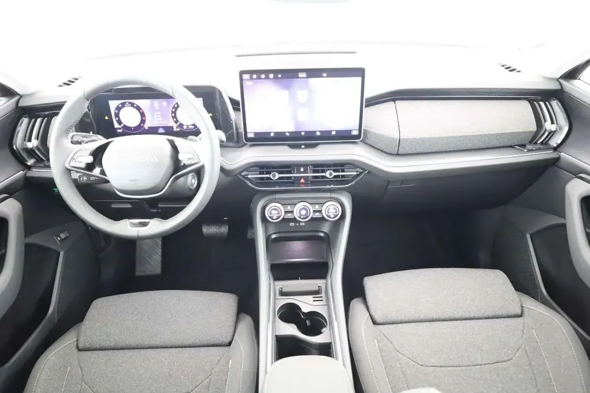 Neu Skoda Kodiaq Selection 193 PS (141 kW) 2025 Black magic perleffekt SUV