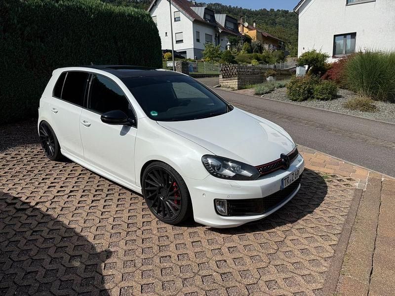 Weiß Gebraucht 2012 VW Golf VII Edition Limousine | 10.000 € (Guter Preis) - Bild 1/4