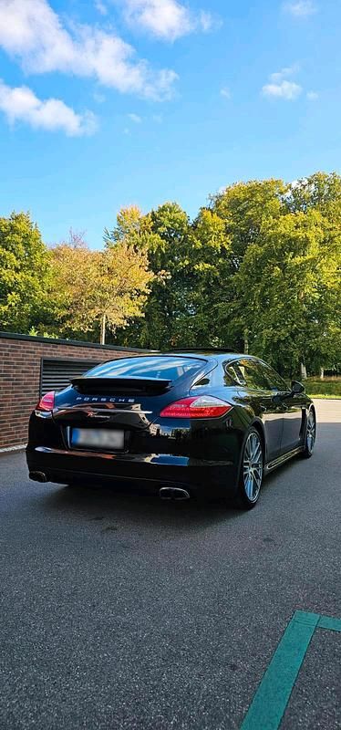 Gebraucht Porsche Panamera 245 PS (180 kW) 2013 Schwarz Kleinwagen