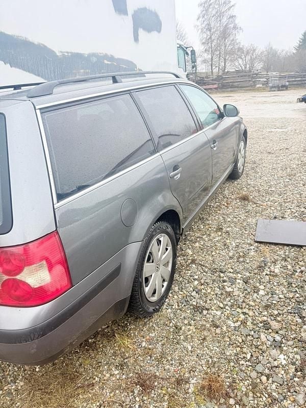 Gebraucht VW Passat 131 PS (96 kW) 2005 Grau Kombi