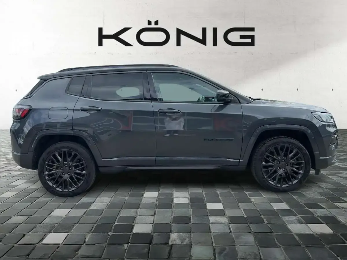 Gebraucht Jeep Compass 179 PS (131 kW) 2022 Granitegrey / dach schwarz SUV