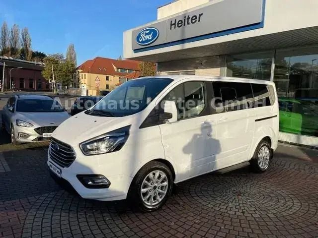 Weiß Gebraucht 2023 Ford Tourneo Custom Titanium Van / Kleinbus | 39.290 € (Superpreis) - Bild 1/4