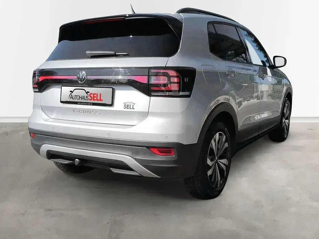 Używany VW T-Cross Active 150 KM (110 kW) 2023 Srebrny SUV