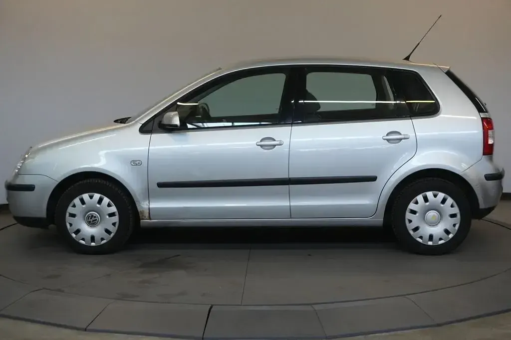 Gebraucht VW Polo Comfortline 75 PS (55 kW) 2002 Silber Limousine