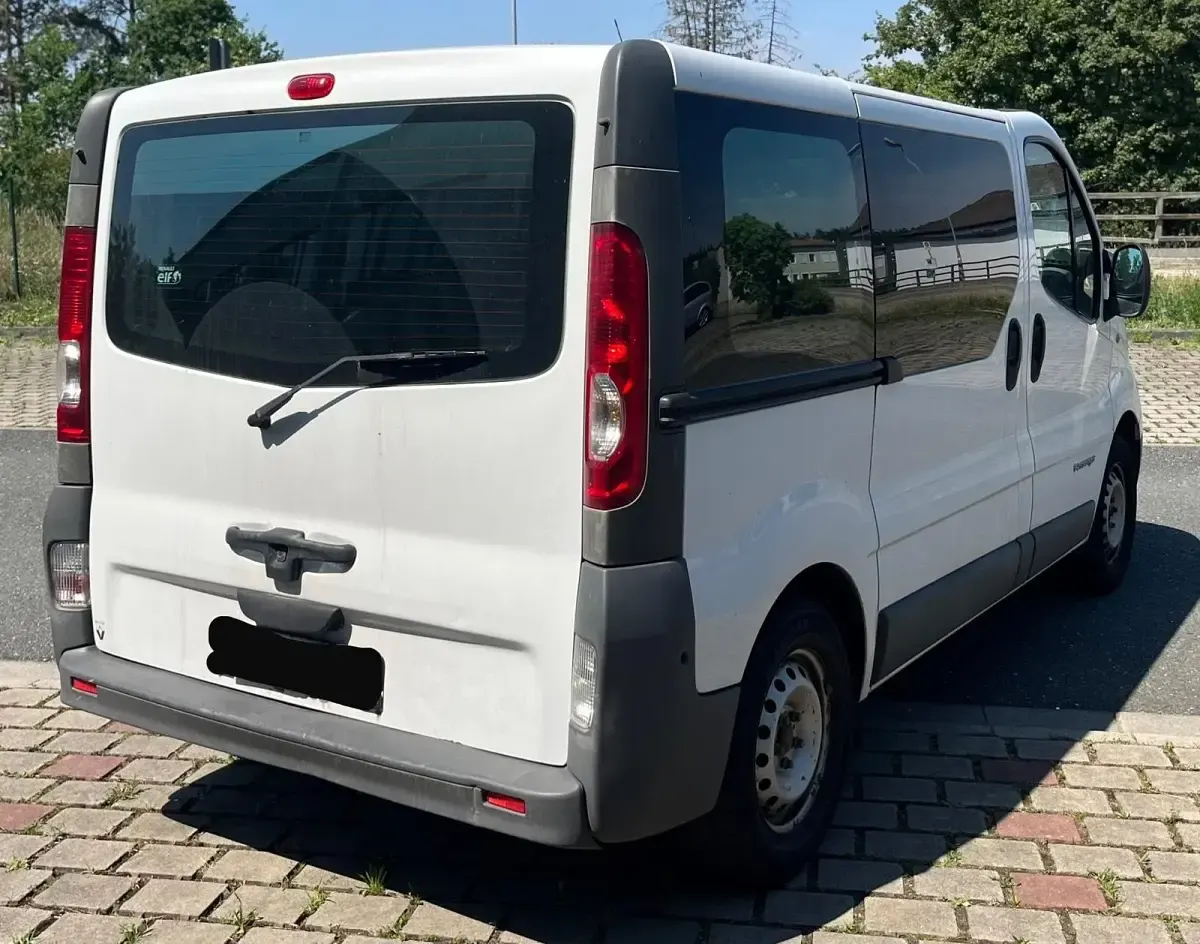 Gebraucht Renault Trafic 145 PS (106 kW) 2010 Weiß Van / Kleinbus