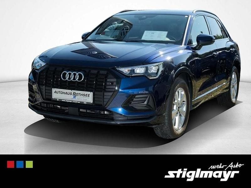 Navarrablau metallic (metallic) Gebraucht 2022 Audi Q3 Advanced Plus SUV | 31.280 € (Fairer Preis) - Bild 1/4