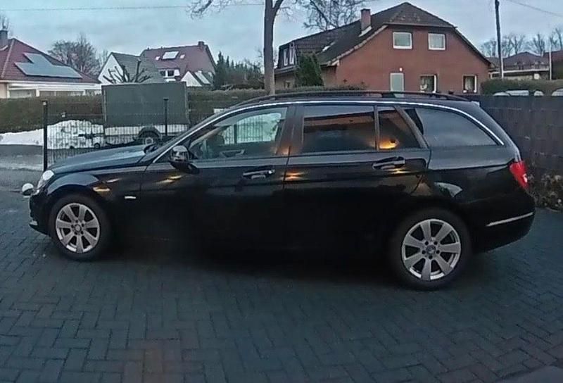 Schwarz Gebraucht 2011 Mercedes C180 Elegance Kombi | 9.000 € (Fairer Preis) - Bild 1/4