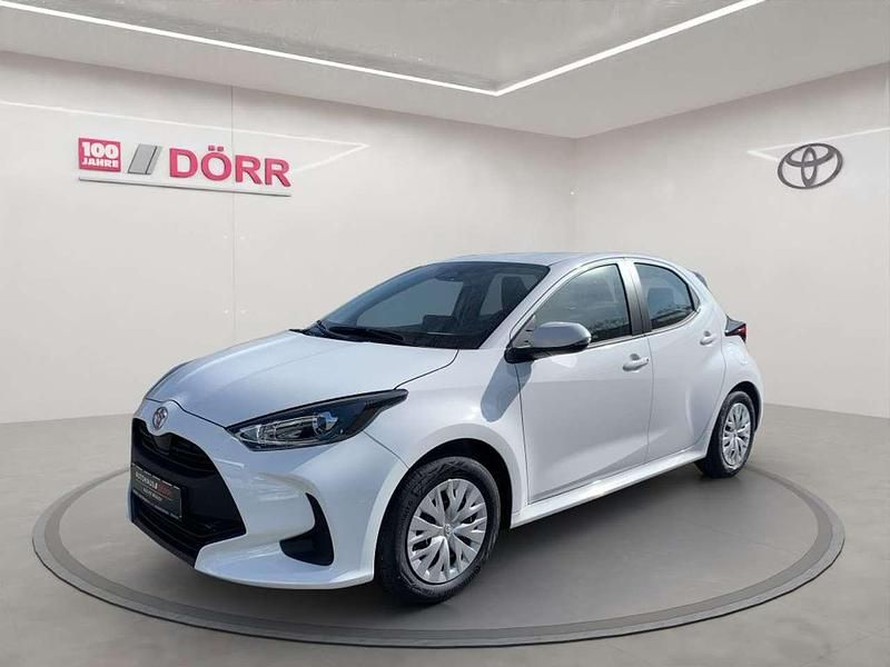 Schneeweiß Neu 2025 Toyota Yaris Hybrid Comfort Kleinwagen | 23.890 € (Guter Preis) - Bild 1/4