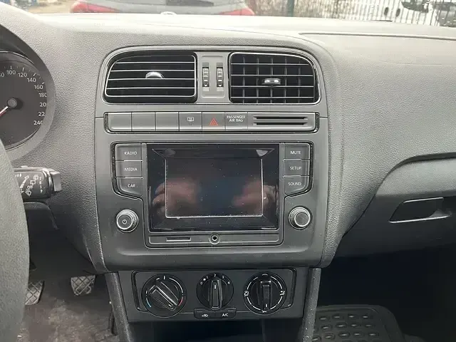 Gebraucht VW Polo Trendline 60 PS (44 kW) 2016 Rot Kleinwagen