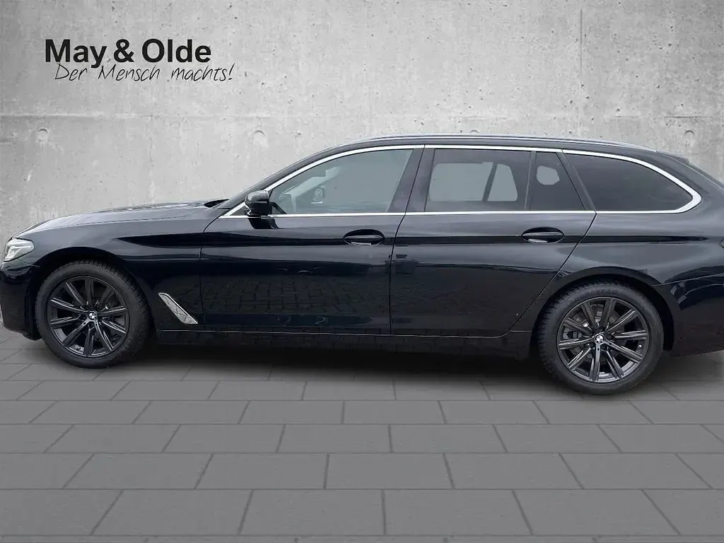 Gebraucht BMW 520 190 PS (139 kW) 2023 Schwarz Kombi