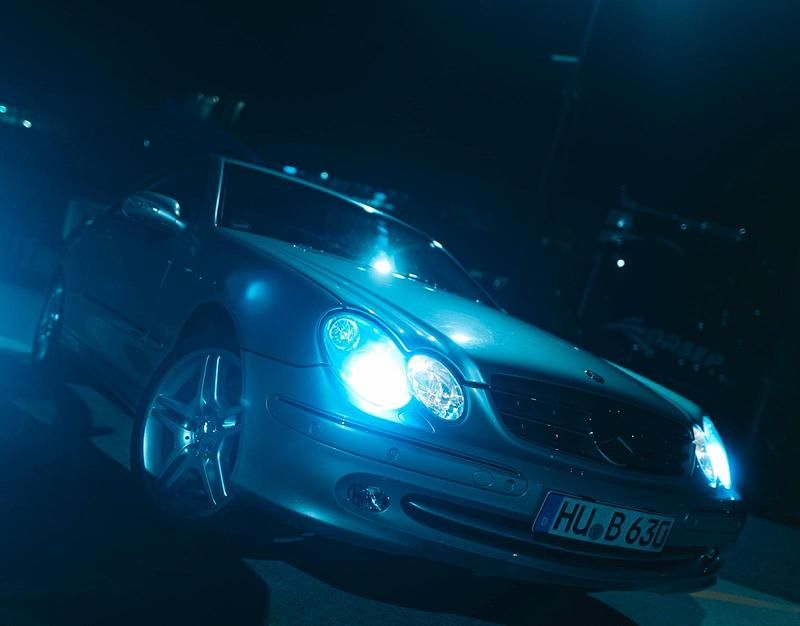 Silber Gebraucht 2002 Mercedes CLK320 Coupé | 3.299 € (Guter Preis) - Bild 1/4