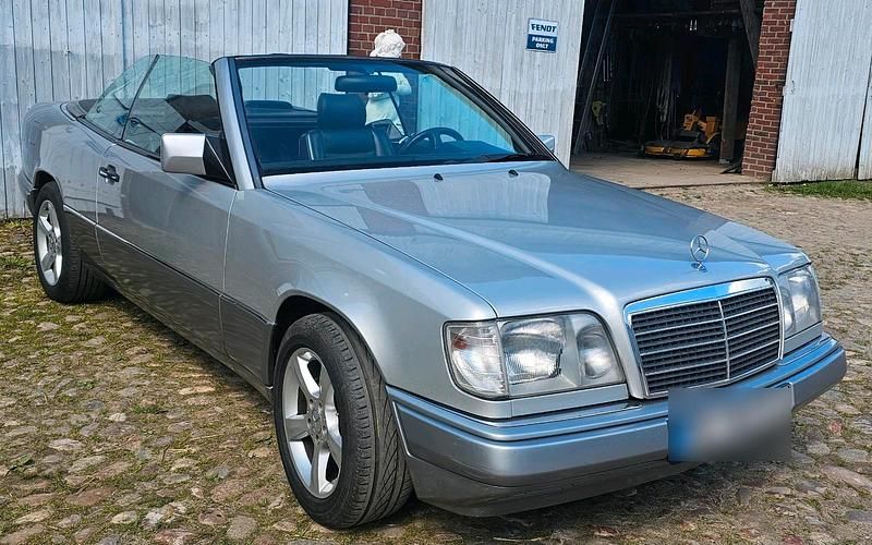 Brugt Mercedes E220 1993 Sølv Cabriolet
