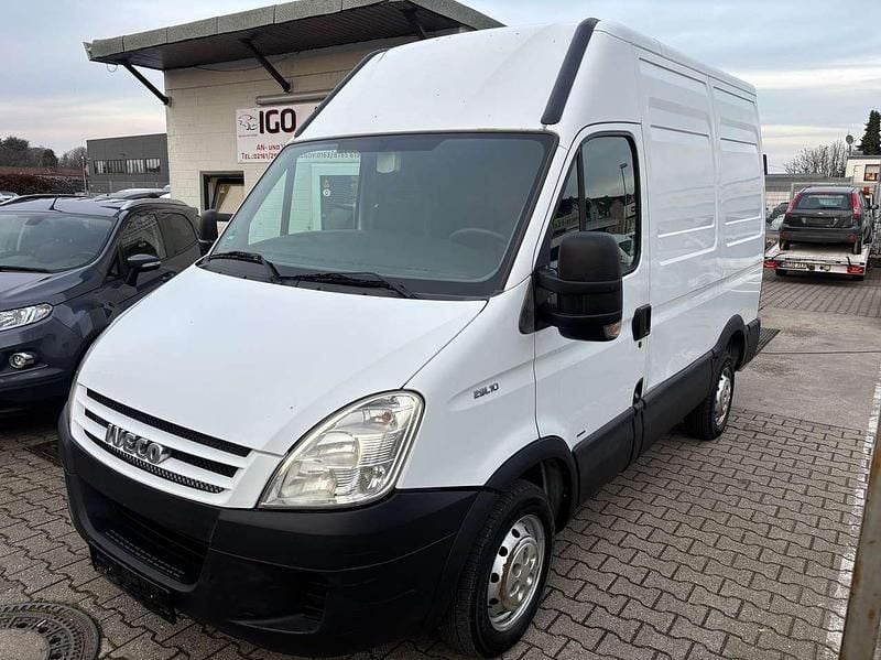 Weiss Gebraucht 2009 Iveco Daily Van / Kleinbus | 4.990 € (Guter Preis) - Bild 1/4