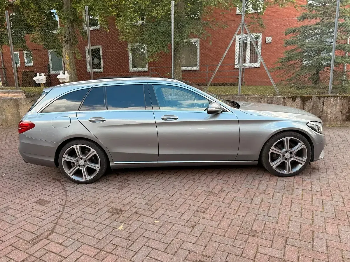 Gebraucht Mercedes C220 170 PS (125 kW) 2014 Grau Kombi