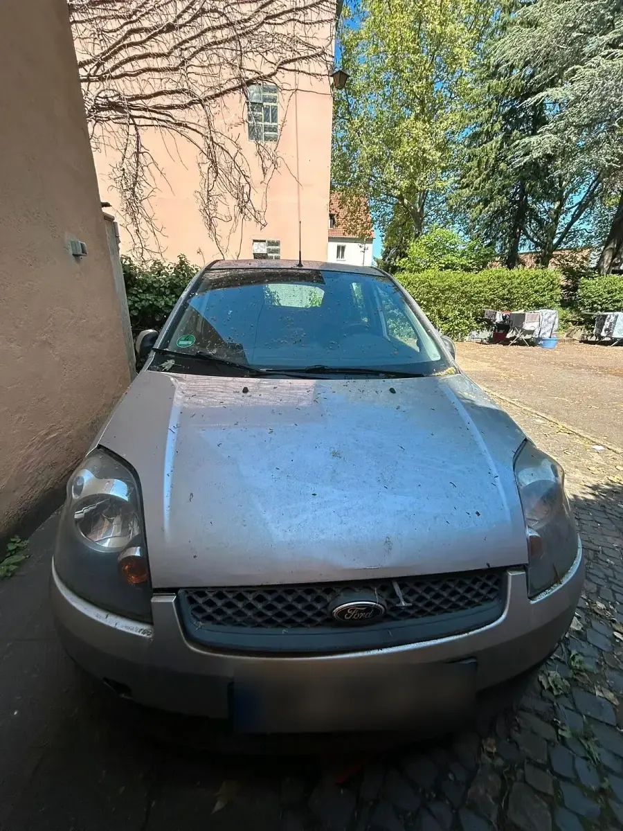 Gebraucht Ford Fiesta 80 PS (58 kW) 2008 Silber Kleinwagen