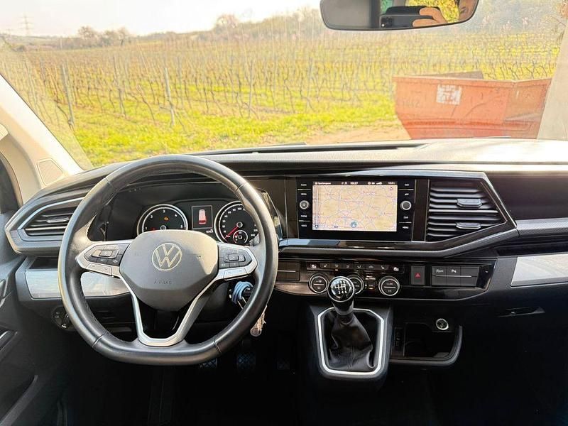 Gebraucht VW Multivan 150 PS (110 kW) 2022 Grau Van