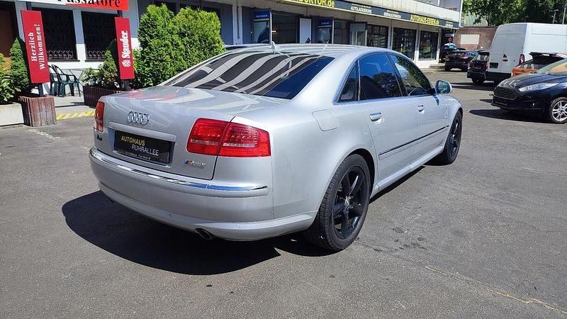 Gebraucht Audi A8 232 PS (170 kW) 2010 Silber Limousine