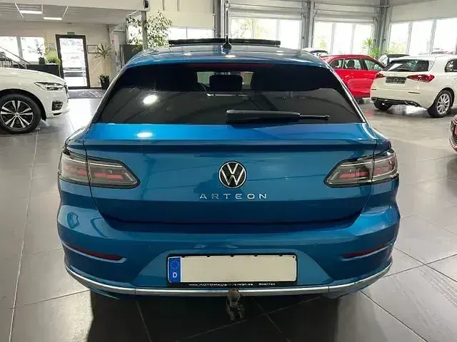 Gebraucht VW Arteon 150 PS (110 kW) 2023 Eisvogelblau Kombi