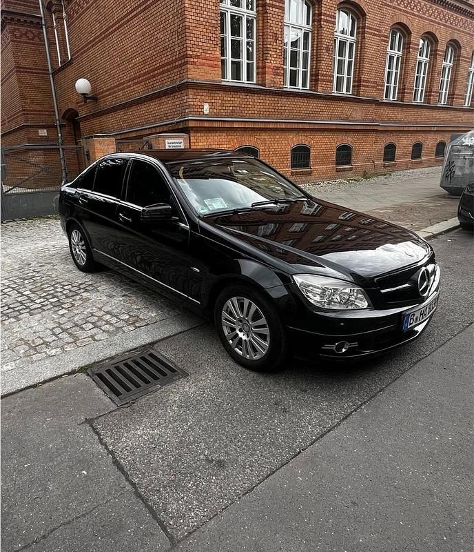 Schwarz Gebraucht 2009 Mercedes C250 Limousine | 9.500 € (Fairer Preis) - Bild 1/4