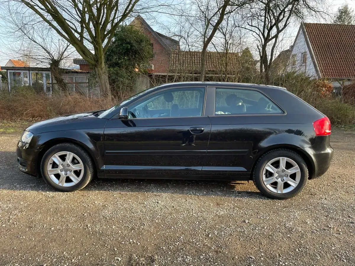 Second-hand Audi A3 102 CP (75 kW) 2009 Negru Hatchback