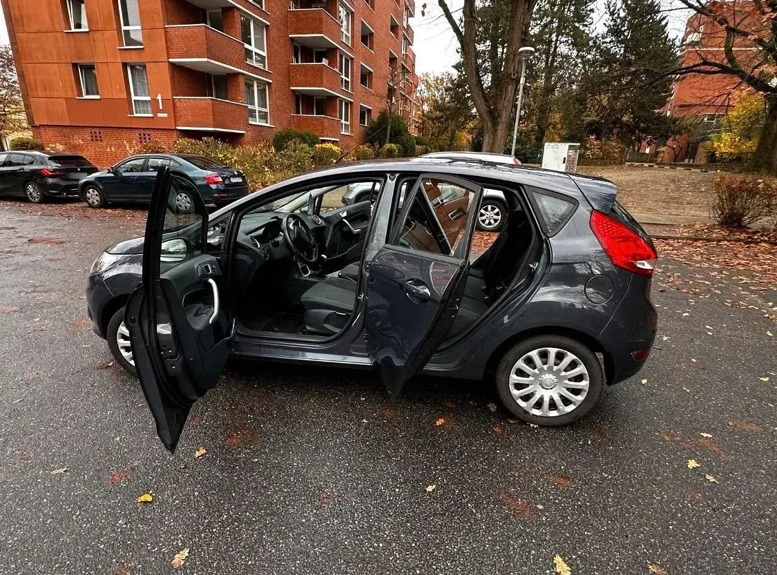 Gebraucht Ford Focus 85 PS (62 kW) 2011 Grau Kleinwagen