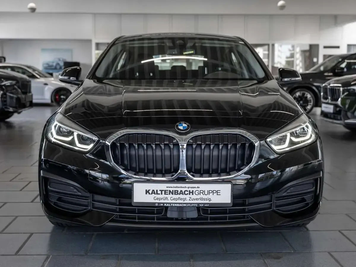 Gebraucht BMW 118 Advantage 136 PS (100 kW) 2023 Schwarz ii Limousine