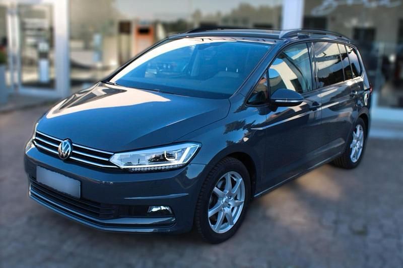 Gebraucht VW Touran Comfortline 150 PS (110 kW) 2023 Grau metallic Van / Kleinbus