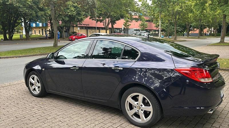 Schwarz Gebraucht 2013 Opel Insignia Active Limousine | 5.500 € (Superpreis) - Bild 1/4