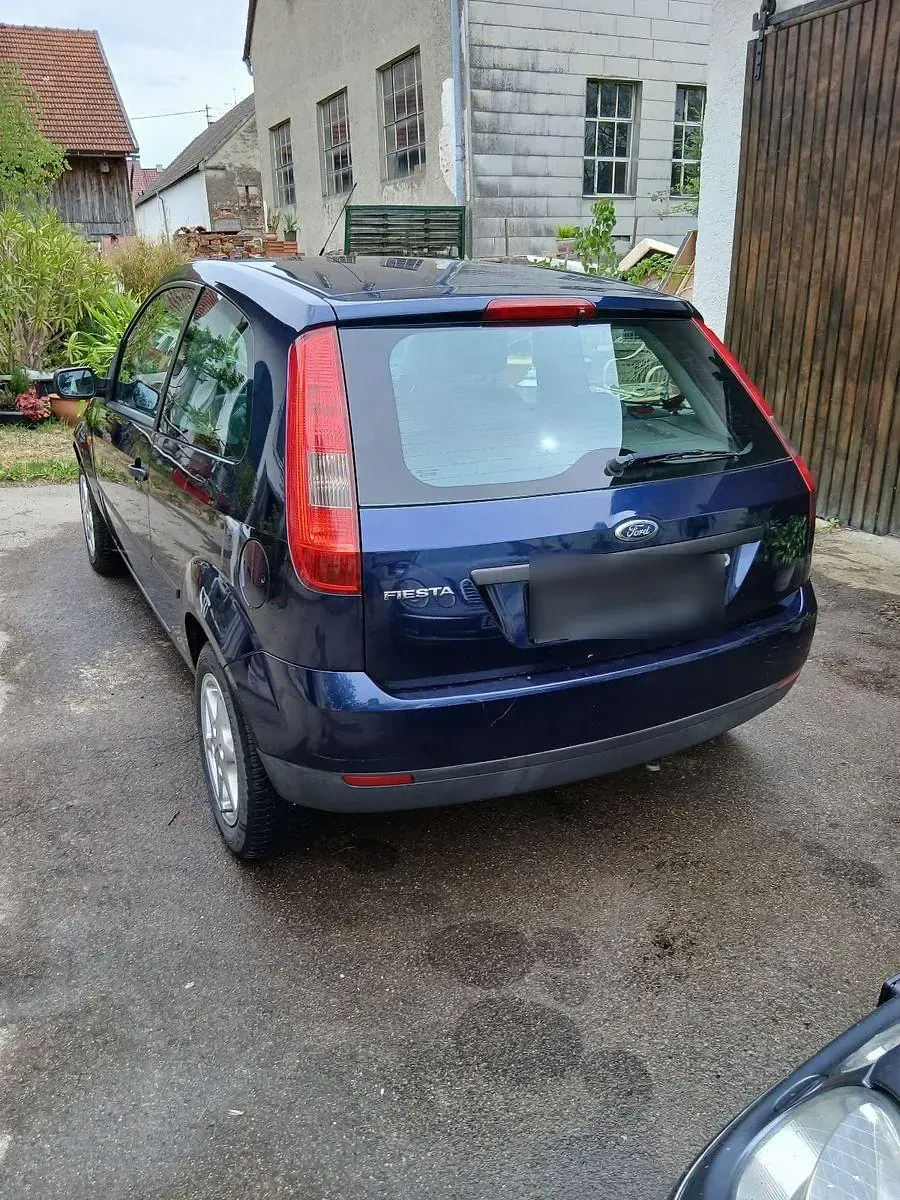Gebraucht Ford Fiesta Ambiente 69 PS (50 kW) 2003 Blau Kleinwagen