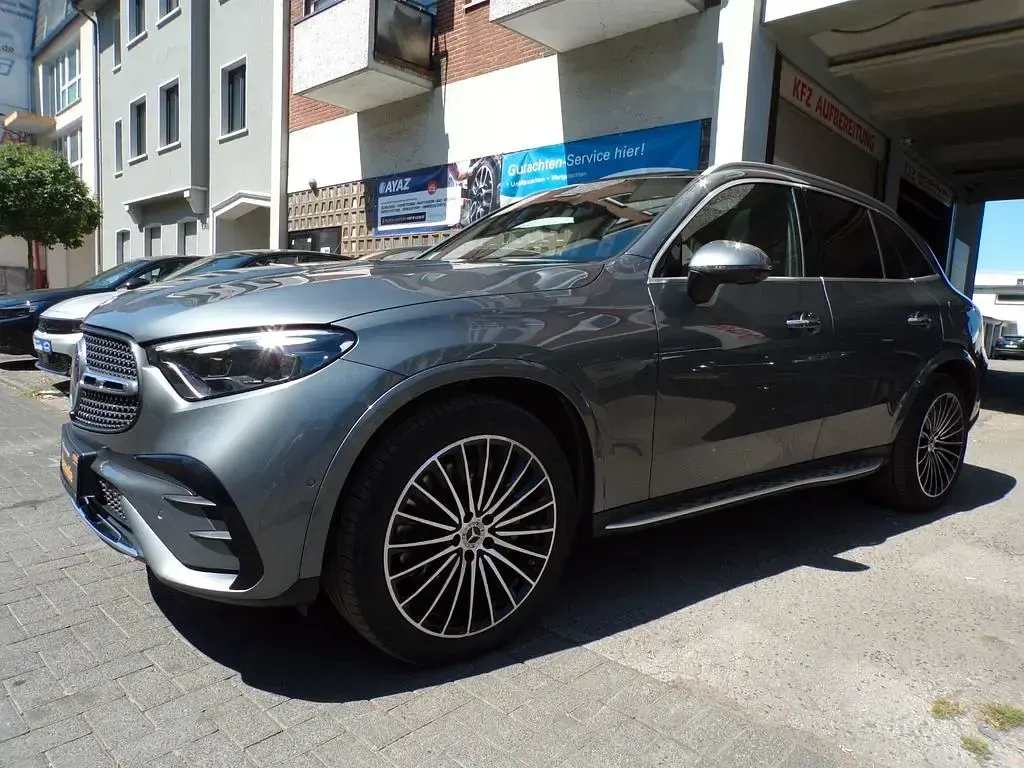 Gebraucht Mercedes GLC400d AMG Line Premium Plus 381 PS (280 kW) 2023 Grau SUV