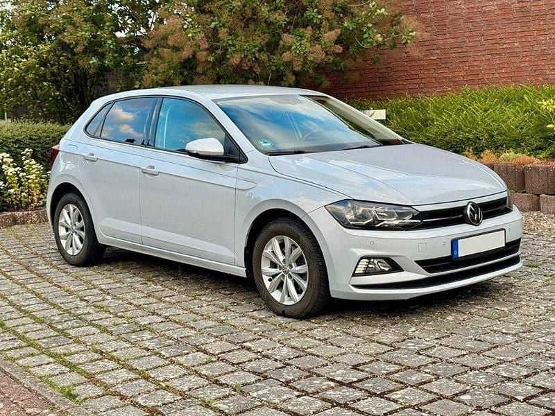 Weiß Gebraucht 2019 VW Polo Comfortline Limousine | 11.690 € (Guter Preis) - Bild 1/4
