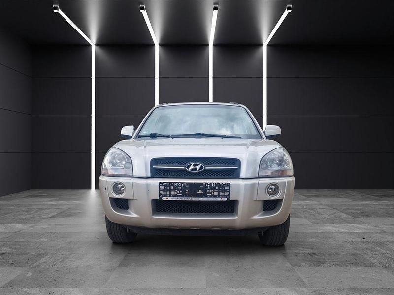 Silber Gebraucht 2007 Hyundai Tucson GLS SUV | 4.980 € (Fairer Preis) - Bild 1/4