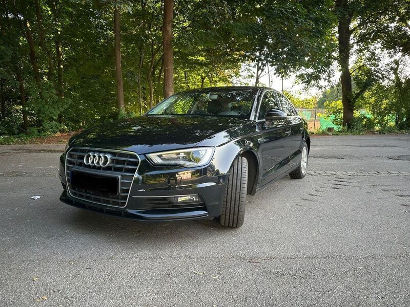 Schwarz Gebraucht 2016 Audi A3 Ambiente Limousine | 13.500 € (Fairer Preis) - Bild 1/4