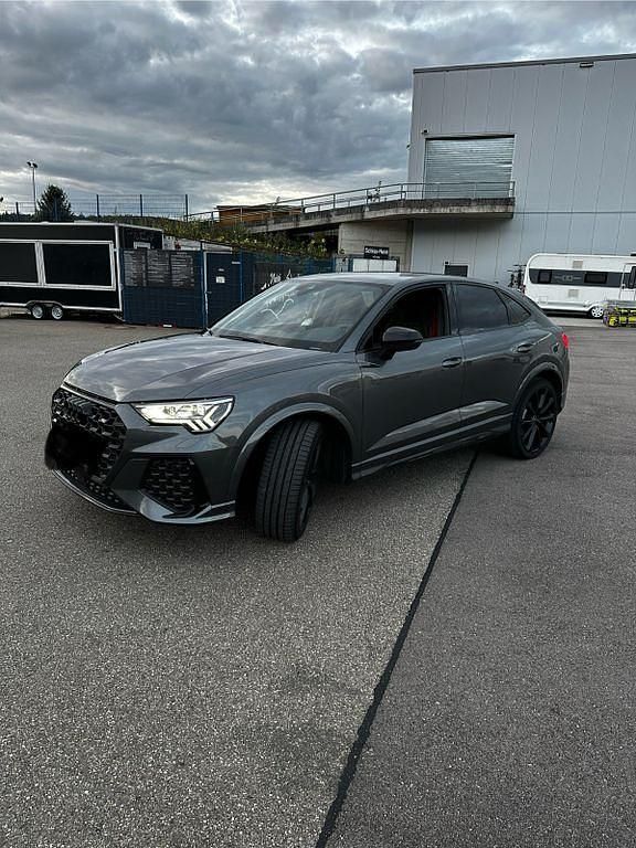 Grau Gebraucht 2023 Audi RS Q3 Ambiente SUV | 57.300 € (Fairer Preis) - Bild 1/4
