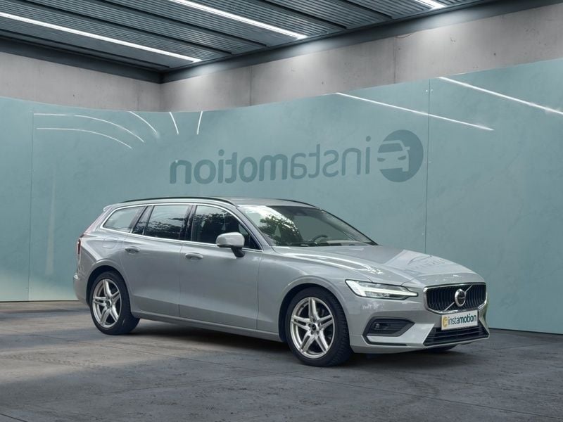 Grau Gebraucht 2023 Volvo V60 Core Kombi | 33.450 € (Guter Preis) - Bild 1/4