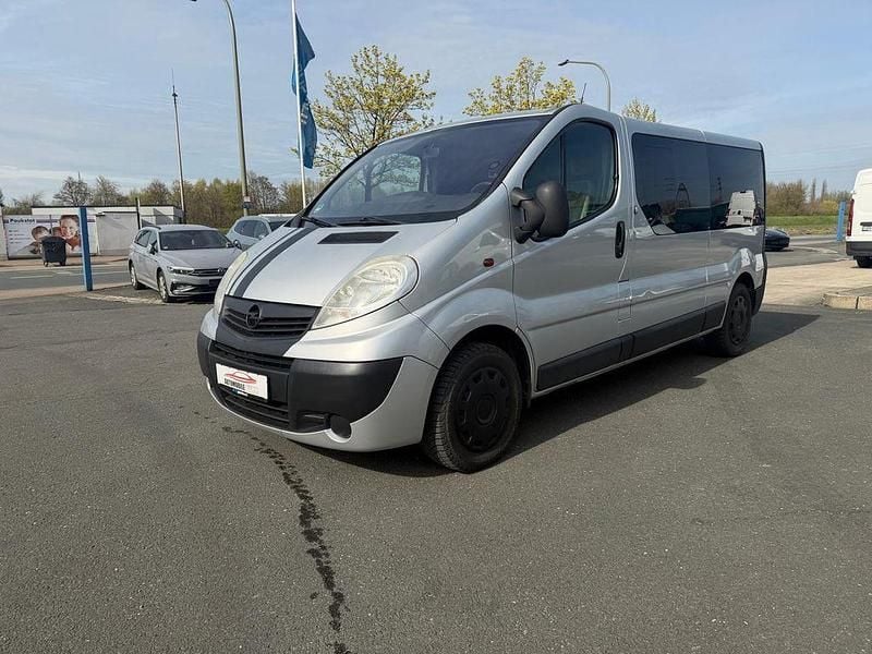 Gebraucht Opel Vivaro 114 PS (83 kW) 2013 Silber Van / Kleinbus