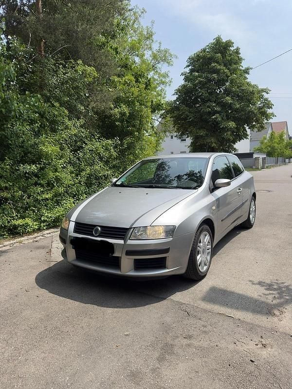 Silber Gebraucht 2004 Fiat Stilo Kleinwagen | 2.199 € (Teuer) - Bild 1/4