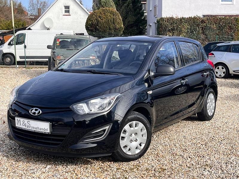 Gebraucht Hyundai i20 Edition 86 PS (63 kW) 2014 Schwarz Kleinwagen