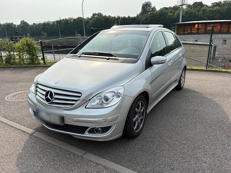 Silber Gebraucht 2006 Mercedes B200 Van / Kleinbus | 6.299 € (Etwas zu teuer) - Bild 1/4