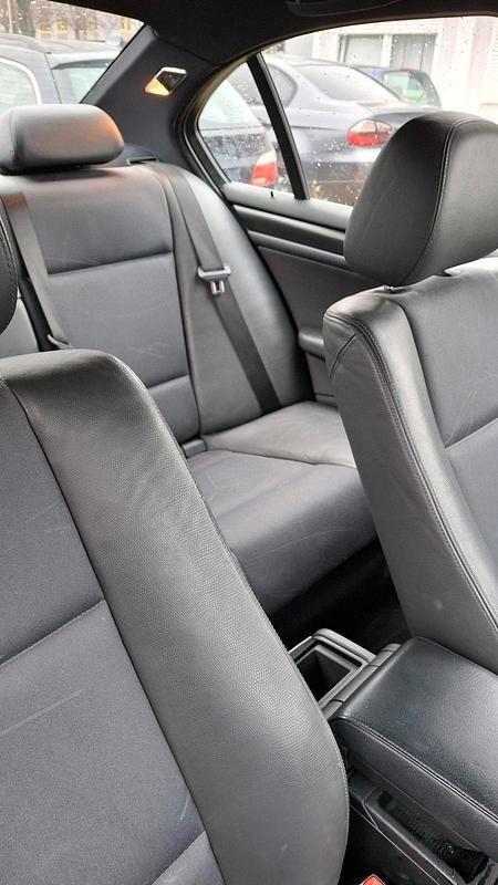 Gebraucht BMW 318 145 PS (106 kW) 2004 Grau Limousine