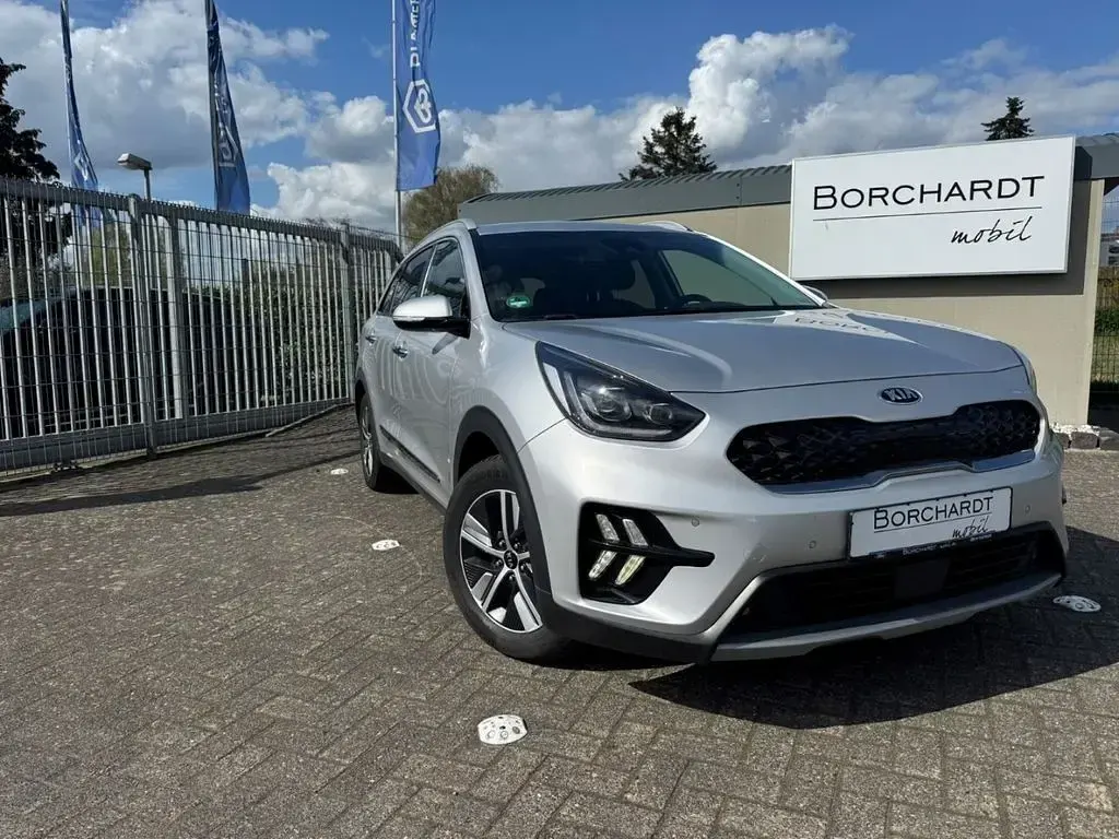Gebraucht Kia Niro Spirit 141 PS (103 kW) 2021 Silber SUV