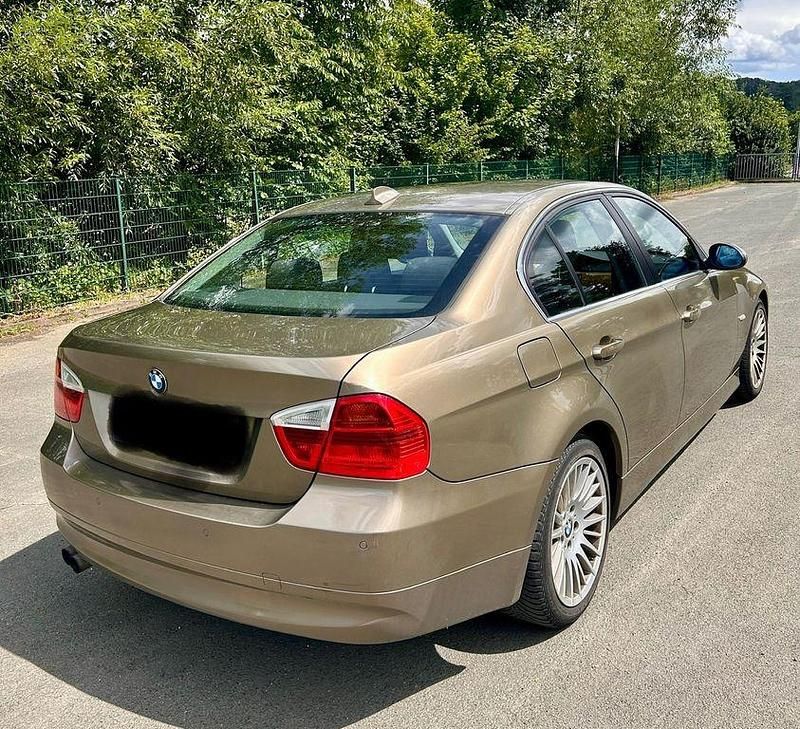 Gebraucht BMW 325 218 PS (160 kW) 2006 Gold Limousine