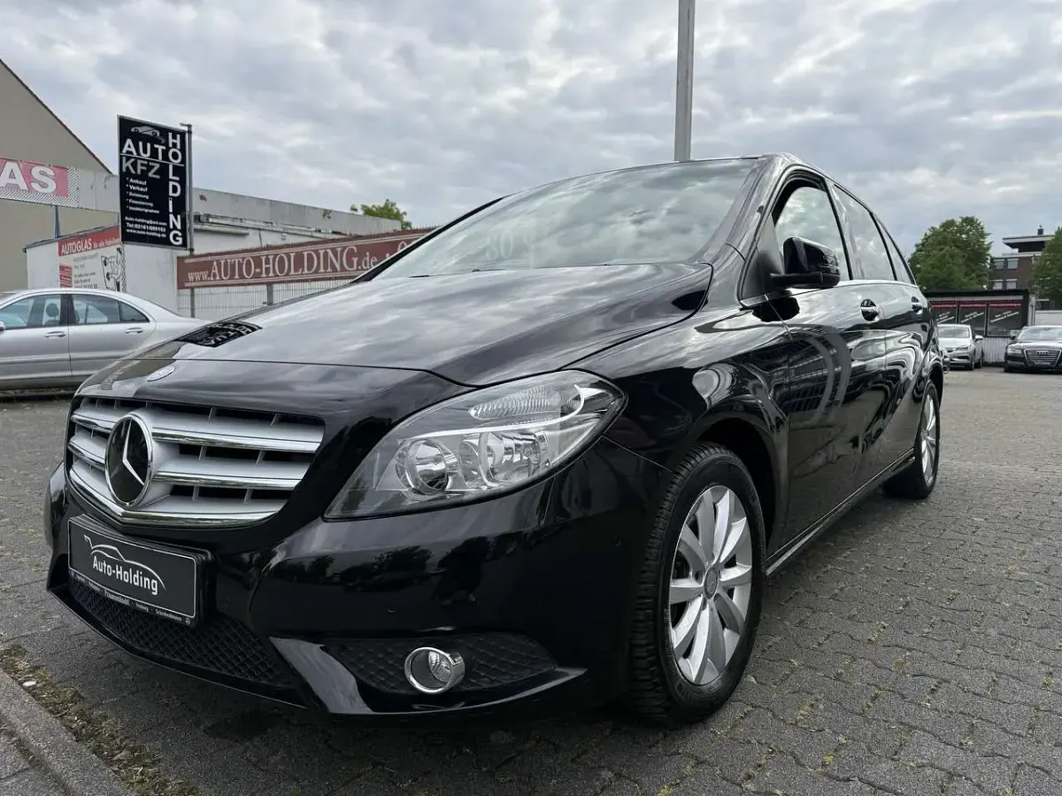 Gebraucht Mercedes B200 156 PS (114 kW) 2014 Schwarz Van / Kleinbus