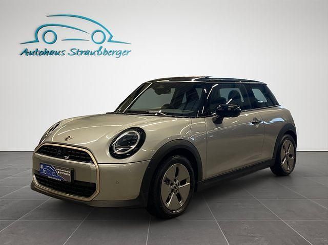 Gebraucht Mini Cooper Favoured 156 PS (114 kW) 2024 Silberkeine angabe Kleinwagen