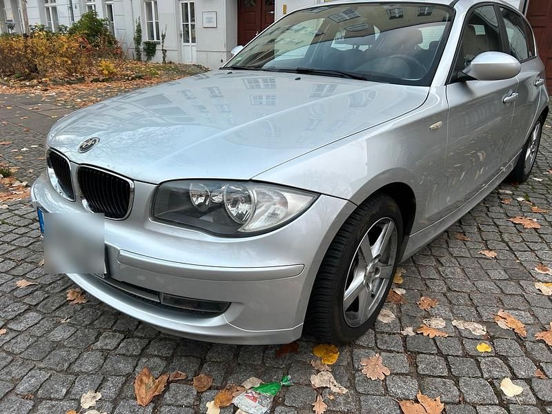 Silber Gebraucht 2008 BMW 116 Kleinwagen | 1.999 € (Guter Preis) - Bild 1/4