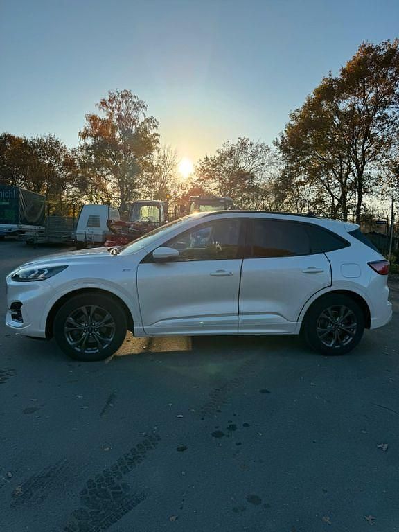 Weiß Gebraucht 2021 Ford Kuga ST-Line X SUV | 19.900 € (Guter Preis) - Bild 1/4