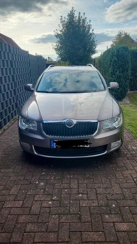 Gebraucht Skoda Superb Elegance 170 PS (125 kW) 2012 Andere farben Kombi