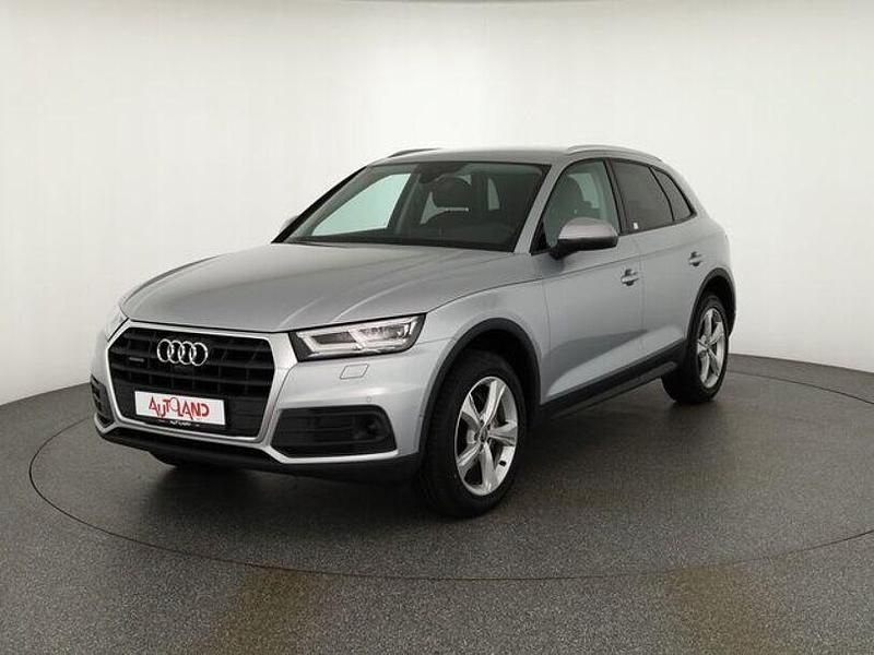 Silber Gebraucht 2020 Audi Q5 Comfort SUV | 34.890 € (Etwas zu teuer) - Bild 1/4