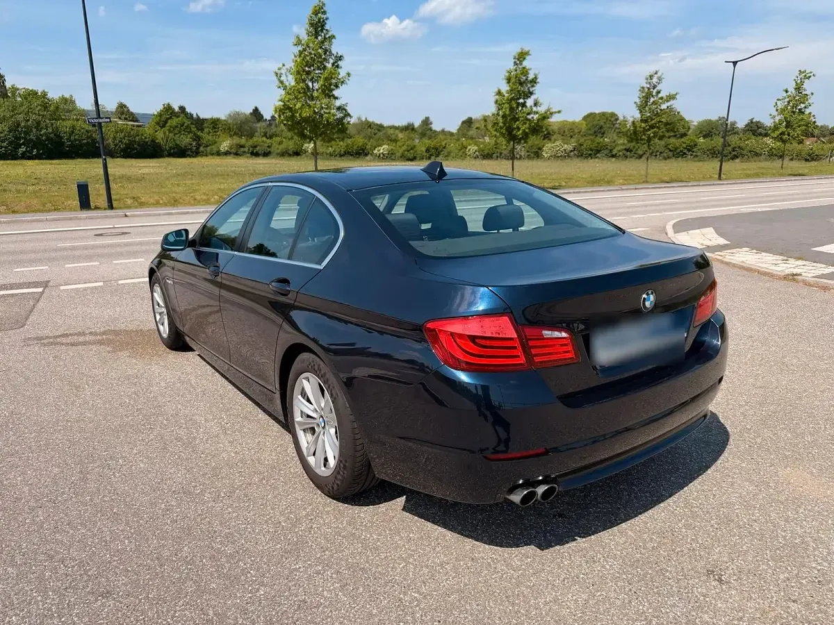 Gebraucht BMW 520 184 PS (135 kW) 2010 Blau Limousine